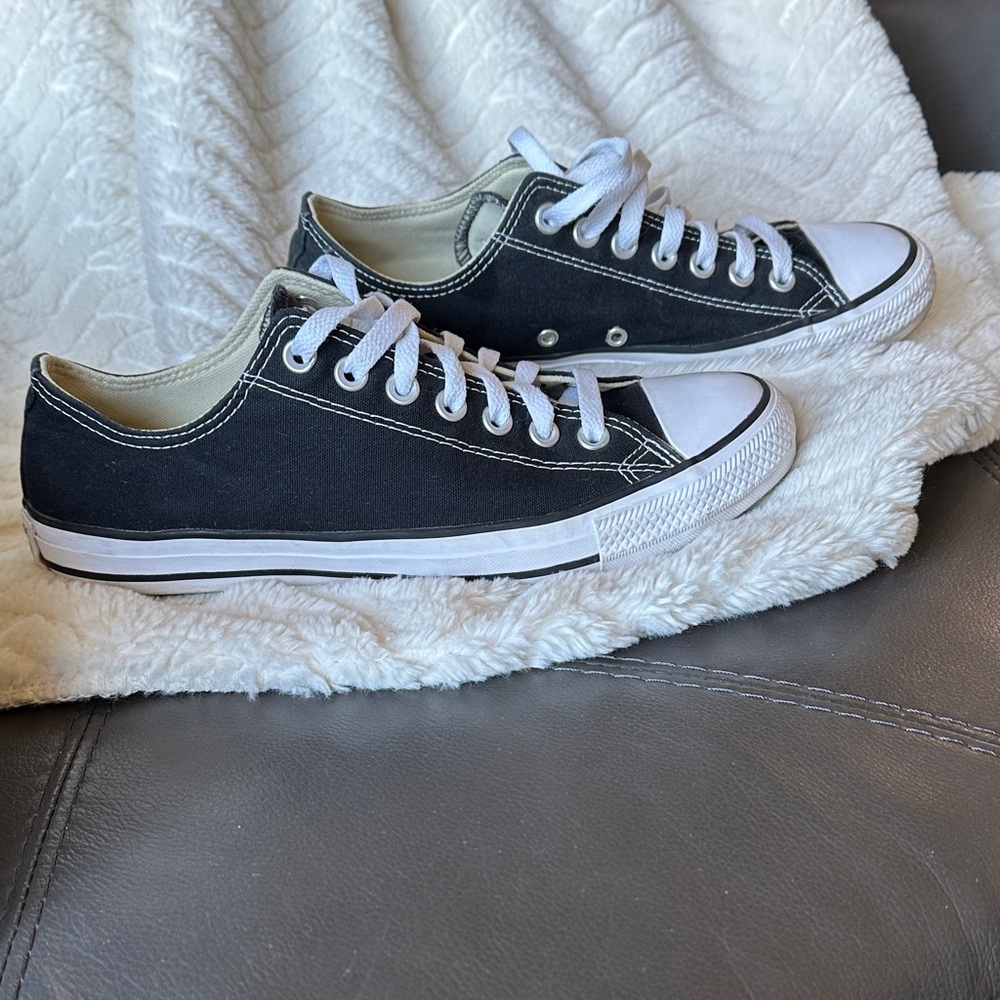Women’s/Men’s Converse